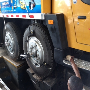 RÉGUA PARA ALINHAMENTO DE CARRETA E TRUCK